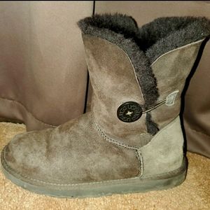 UGG Bailey side button boots
